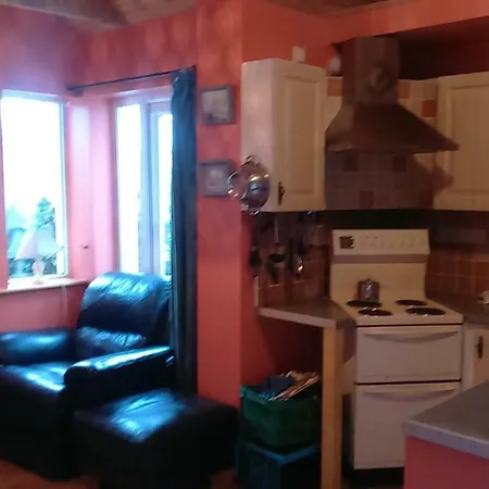 Cosy Lakeside John's Hollow *